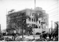 函館大火時の末広町十字街旧分庁舎の画像