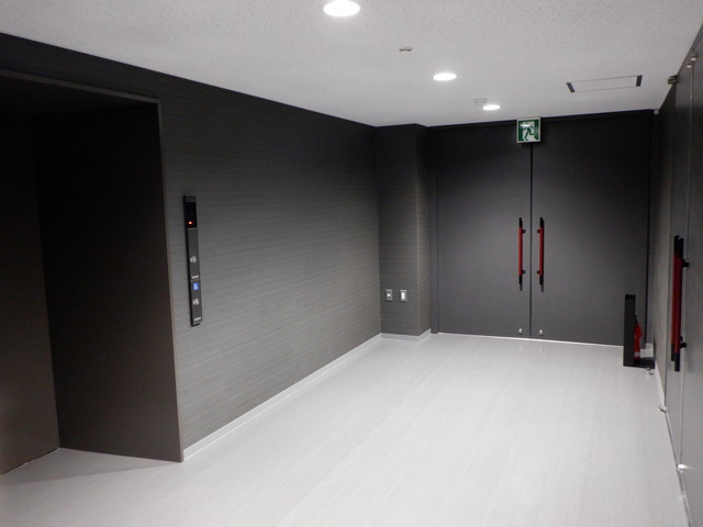 函館市民会館のエレベーターの写真