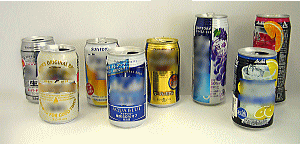 缶の酒類の写真