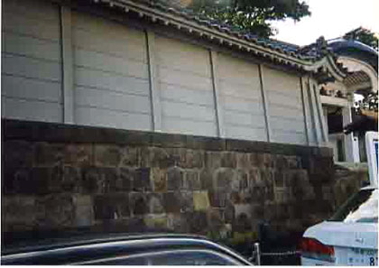 東本願寺附属コンクリート塀の画像