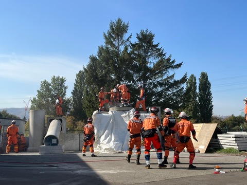 都市型捜索救助訓練の様子