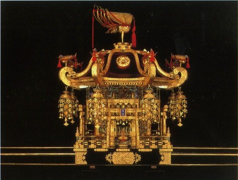 函館八幡宮大神輿の写真