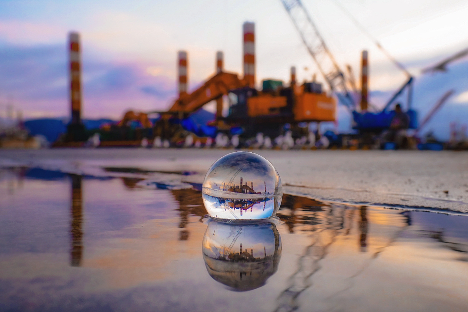 02_優秀賞_重機をとじ込めた_佐藤 真奈美.JPG