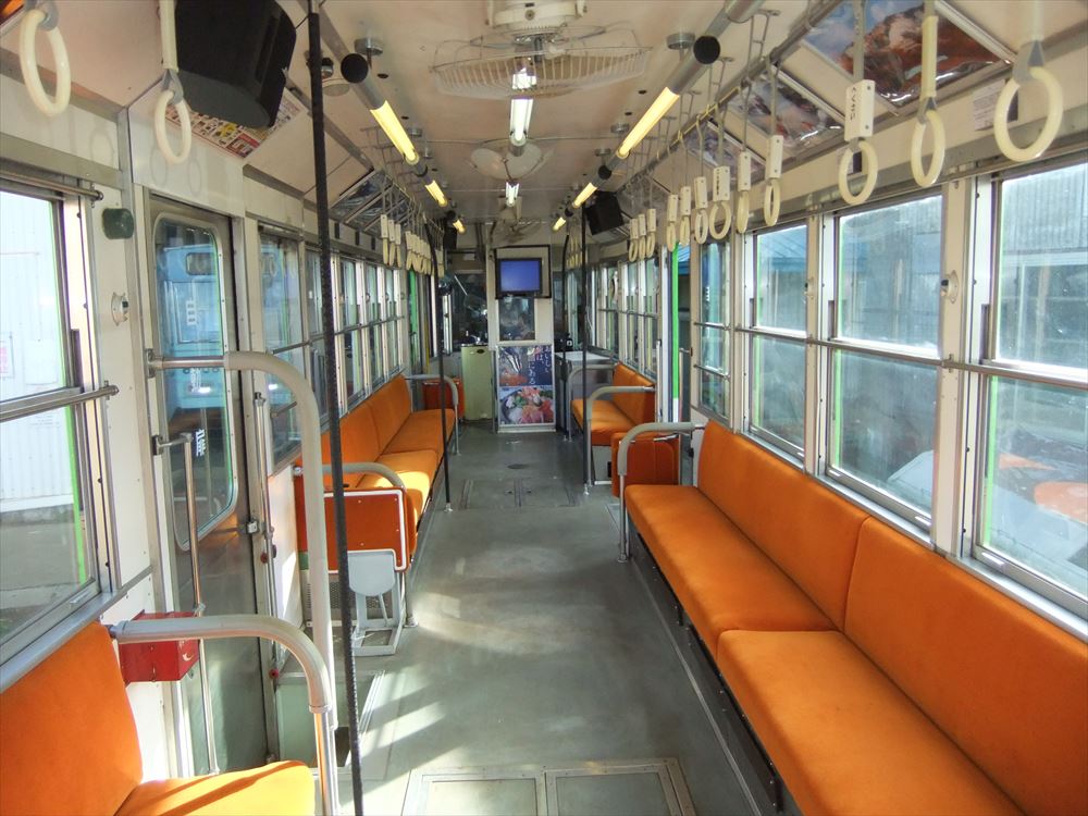 501号貸切電車の車内の画像