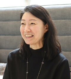 塚原月子氏