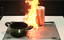 ラジエントヒーターの上に置かれた可燃物が発火(再現実験)